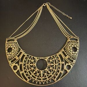 Elegant Gold Statement Necklace